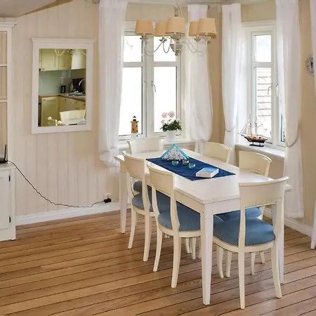3 Bedroom Nice In 펜션 Holmsbu