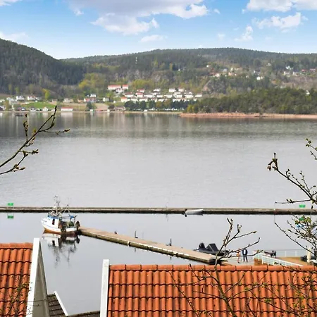펜션 3 Bedroom Nice In Holmsbu