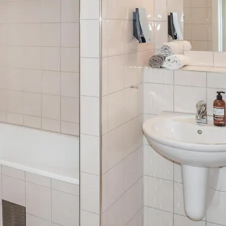 3 Bedroom Nice In Holmsbu